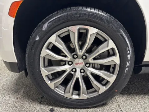 More photos of 2021 GMC Yukon XL Denali at Seay Motors, KY