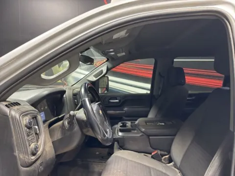 More photos of 2022 Chevrolet Silverado 3500HD LT at Seay Motors, KY