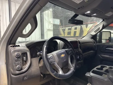 More photos of 2022 Chevrolet Silverado 3500HD LT at Seay Motors, KY