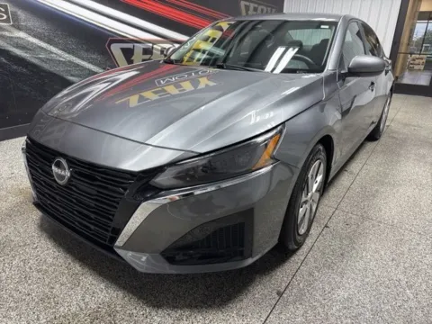Photos of 2023 Nissan Altima 2.5 S for sale in Mayfield, KY at Seay Motors