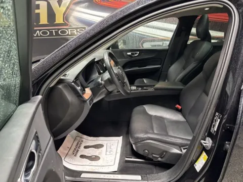 More photos of 2023 Volvo XC60 B5 Plus Dark Theme at Seay Motors, KY