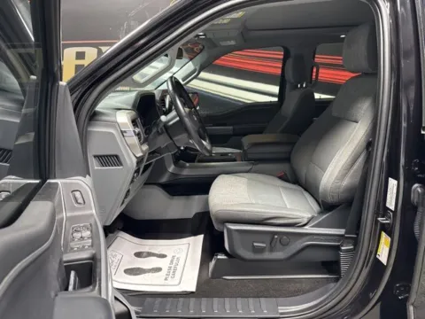 More photos of 2022 Ford F-150 XLT at Seay Motors, KY