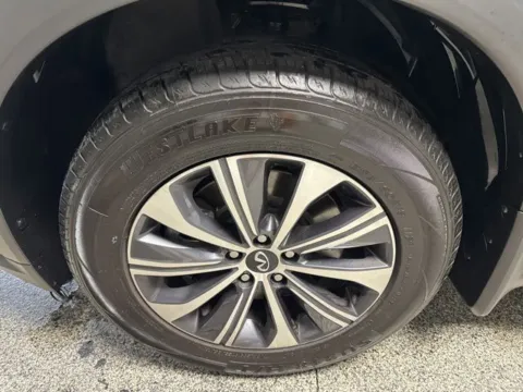 More photos of 2023 INFINITI QX60 PURE at Seay Motors, KY