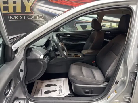 More photos of 2019 Nissan Altima 2.5 S at Seay Motors, KY