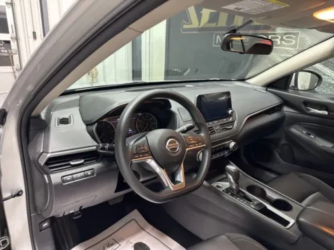 More photos of 2019 Nissan Altima 2.5 S at Seay Motors, KY
