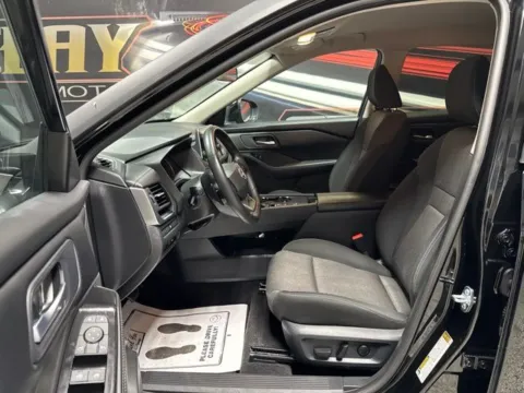 More photos of 2025 Nissan Rogue SV at Seay Motors, KY