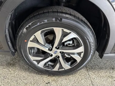 More photos of 2022 Subaru Outback Limited at Seay Motors, KY