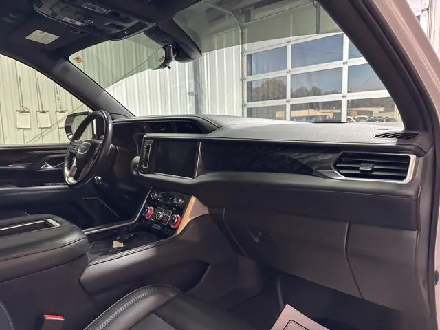 2021 GMC Yukon Denali - Photo 31
