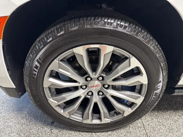 2021 GMC Yukon Denali - Photo 4