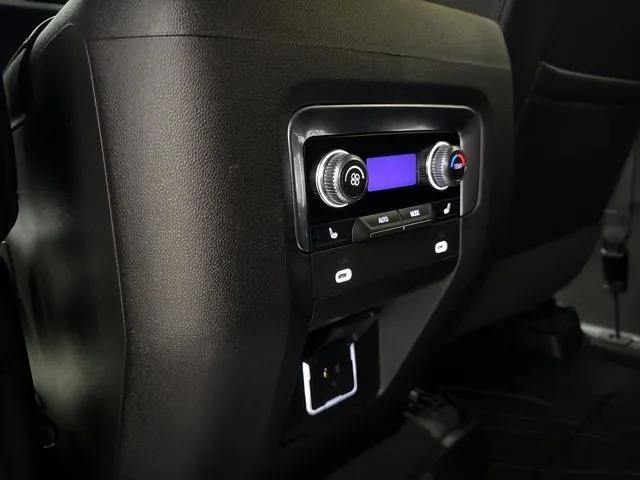 2021 GMC Yukon Denali - Photo 18
