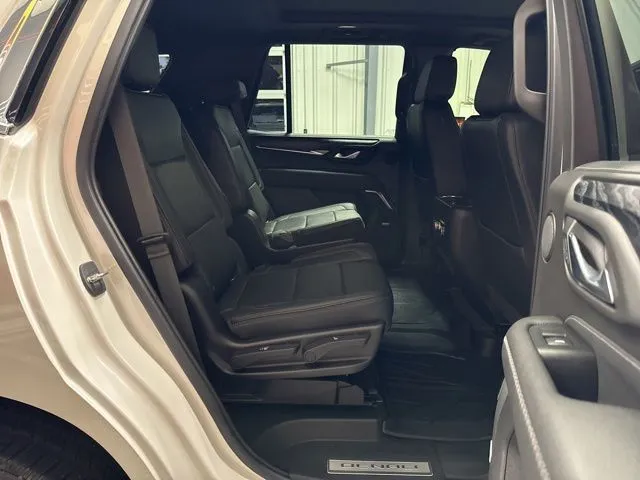 2021 GMC Yukon Denali - Photo 28