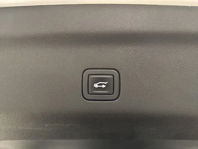 2021 GMC Yukon Denali - Photo 25