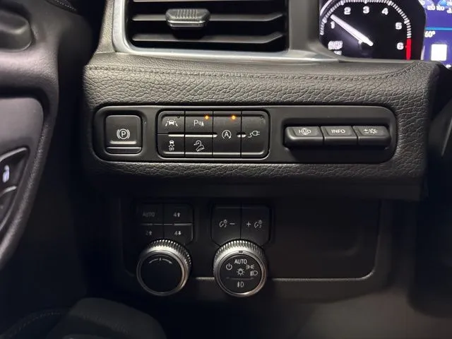 2021 GMC Yukon Denali - Photo 11