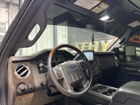 More photos of 2016 Ford F-250SD Platinum at Seay Motors, KY