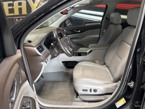 More photos of 2023 GMC Acadia SLT at Seay Motors, KY