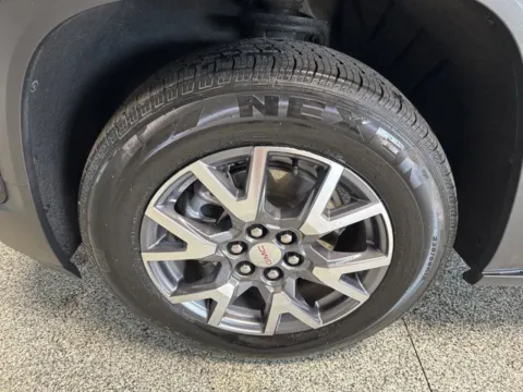 More photos of 2023 GMC Acadia SLT at Seay Motors, KY