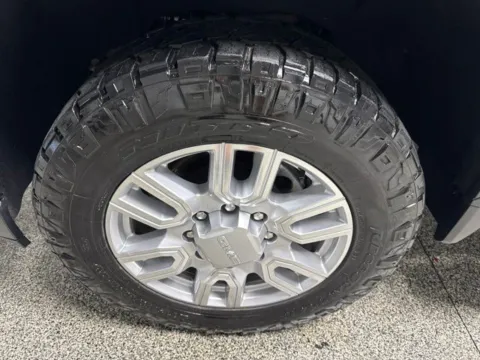 More photos of 2020 GMC Sierra 2500HD SLT at Seay Motors, KY