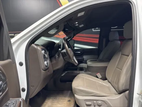 More photos of 2020 GMC Sierra 2500HD SLT at Seay Motors, KY