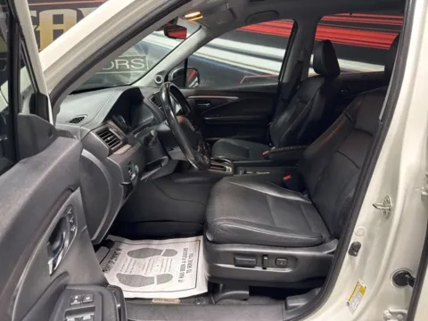 More photos of 2019 Honda Pilot EX-L at Seay Motors, KY