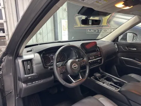 More photos of 2024 Nissan Pathfinder SL at Seay Motors, KY