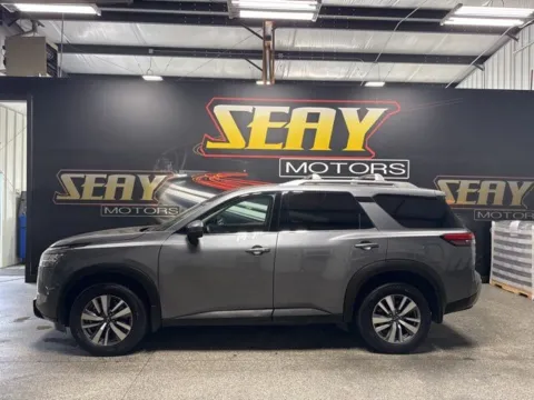 Photos of 2024 Nissan Pathfinder SL for sale in Mayfield, KY at Seay Motors