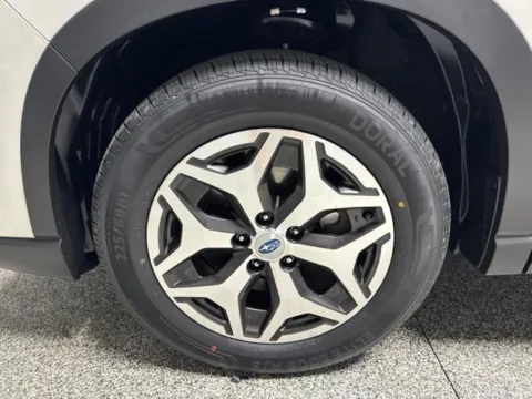 More photos of 2021 Subaru Forester Premium at Seay Motors, KY