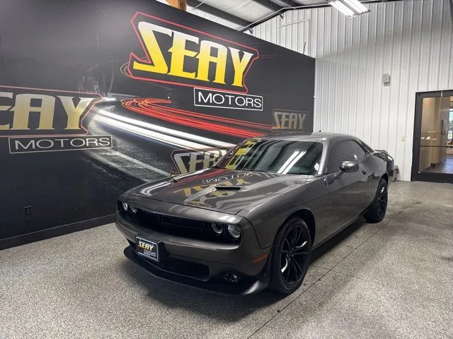 2016 Dodge Challenger SXT Plus's photo
