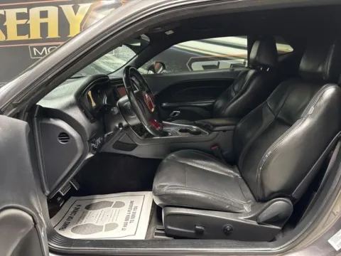 More photos of 2016 Dodge Challenger SXT at Seay Motors, KY