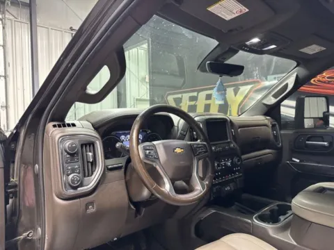 More photos of 2021 Chevrolet Silverado 2500HD LTZ at Seay Motors, KY