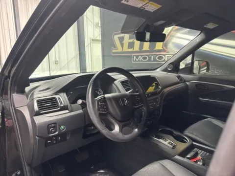 More photos of 2023 Honda Passport EX-L at Seay Motors, KY