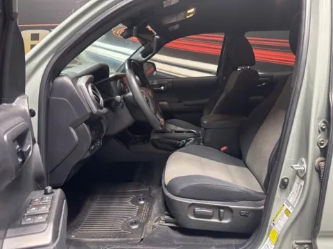 More photos of 2023 Toyota Tacoma TRD Sport at Seay Motors, KY