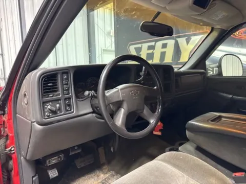 More photos of 2003 Chevrolet Silverado 3500 LS at Seay Motors, KY