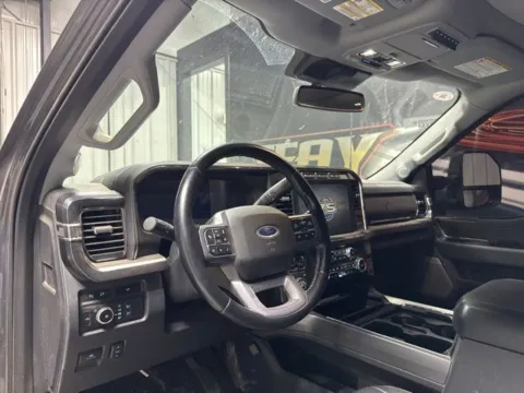 More photos of 2023 Ford F-250SD Lariat at Seay Motors, KY