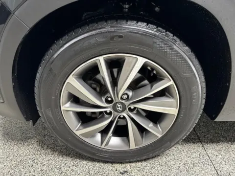 More photos of 2020 Hyundai Santa Fe Limited at Seay Motors, KY