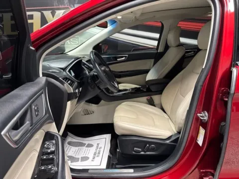 More photos of 2018 Ford Edge Titanium at Seay Motors, KY