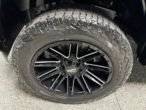 More photos of 2018 Ford F-150 Platinum at Seay Motors, KY
