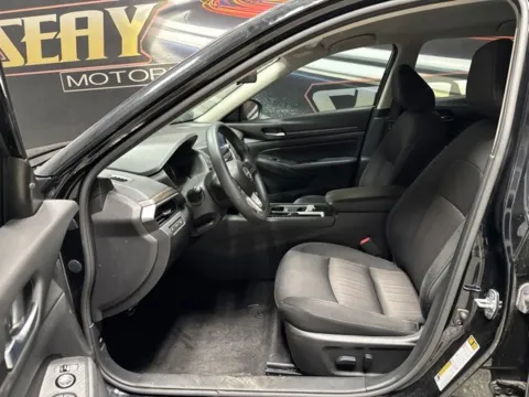 More photos of 2024 Nissan Altima 2.5 SV at Seay Motors, KY
