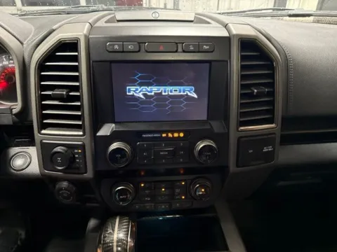 More photos of 2020 Ford F-150 Raptor at Seay Motors, KY