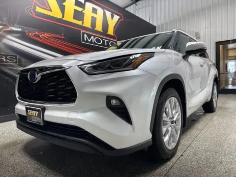 Photos of 2022 Toyota Highlander Hybrid Limited for sale in Mayfield, KY at Seay Motors