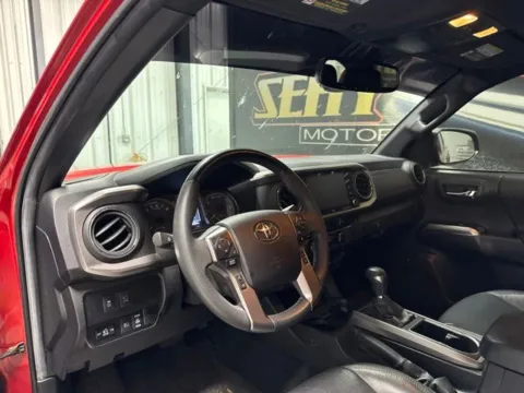 More photos of 2022 Toyota Tacoma Limited at Seay Motors, KY