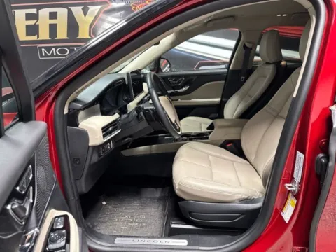 More photos of 2025 Lincoln Corsair Premiere at Seay Motors, KY
