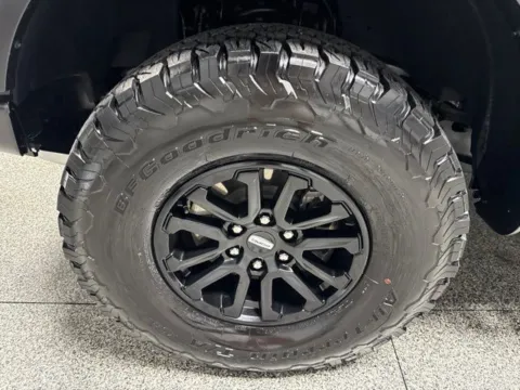 More photos of 2024 Ford F-150 Raptor at Seay Motors, KY