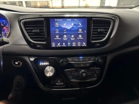 More photos of 2018 Chrysler Pacifica Touring L Plus at Seay Motors, KY