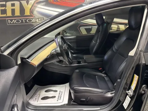 More photos of 2018 Tesla Model 3 Long Range FSD at Seay Motors, KY