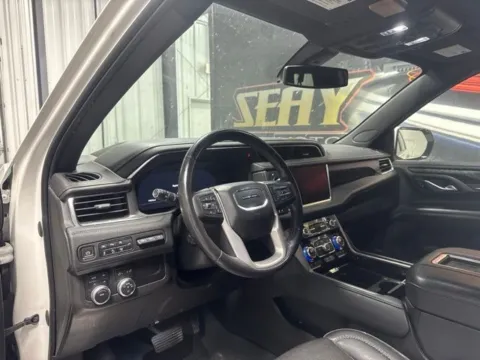 More photos of 2022 GMC Yukon XL Denali at Seay Motors, KY