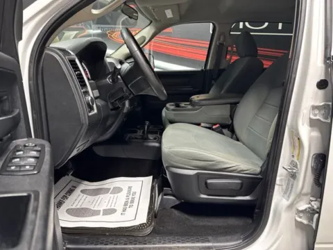 More photos of 2015 Ram 2500 Tradesman at Seay Motors, KY