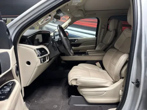 More photos of 2019 Lincoln Navigator Reserve at Seay Motors, KY