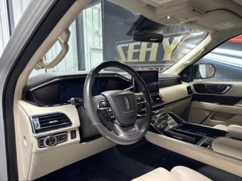 More photos of 2019 Lincoln Navigator Reserve at Seay Motors, KY