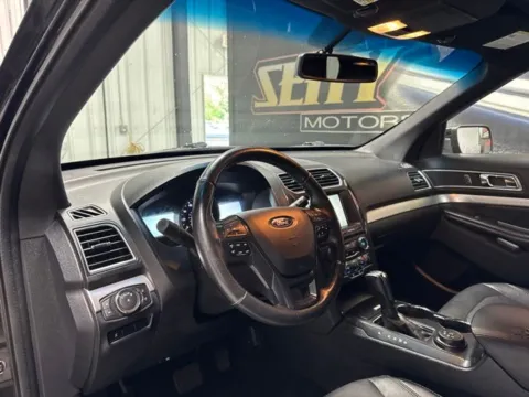 More photos of 2016 Ford Explorer XLT at Seay Motors, KY