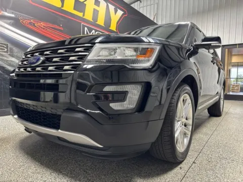 Photos of 2016 Ford Explorer XLT for sale in Mayfield, KY at Seay Motors